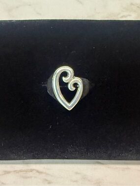 James Avery Mother’s Love ring